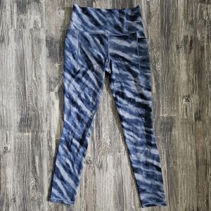 Athleta Salutation Stash Pocket II 7/8 Tight Blue and White Leggings, Size ST